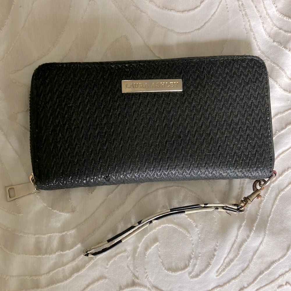 Laura Ashley Wallet/ Wristlet / Clutch